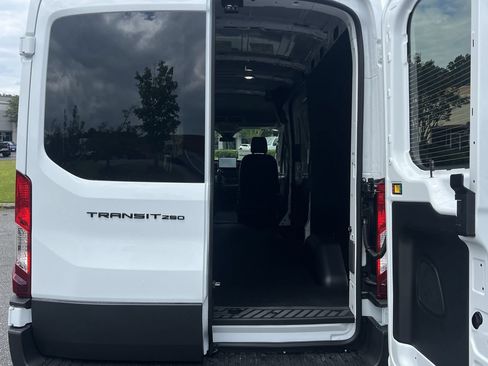 New 2026 Ford Transit 250 148 Medium Roof w/ Load Area Protection Package RWD image 15
