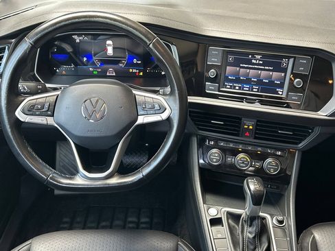 Used 2023 Volkswagen Jetta SE w/ Panoramic Sunroof Package FWD image 14