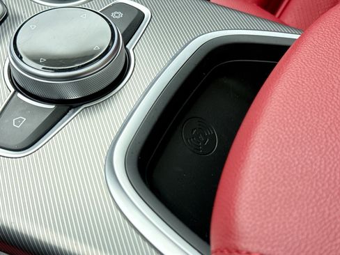 Used 2024 Alfa Romeo Giulia Veloce AWD/4WD image 18