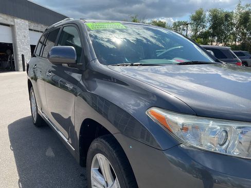 Used 2013 Toyota Highlander Limited AWD/4WD image 11
