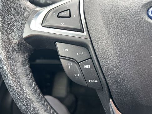 Used 2023 Ford Edge SEL image 18