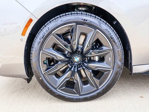 New 2026 BMW 760i xDrive image 9