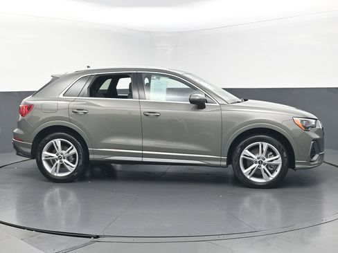 Used 2022 Audi Q3 2.0T Premium w/ Convenience Package AWD/4WD image 6