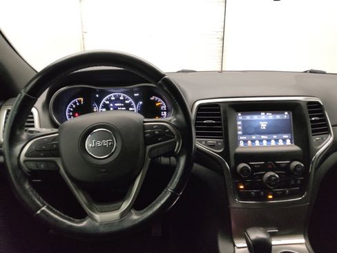 Used 2020 Jeep Grand Cherokee Laredo image 22