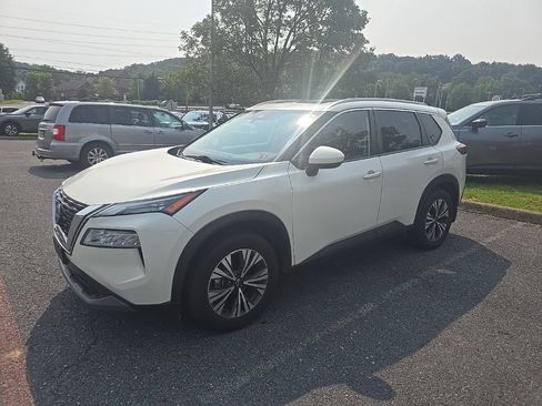 Used 2023 Nissan Rogue SV w/ SV Premium B Package AWD/4WD image 1