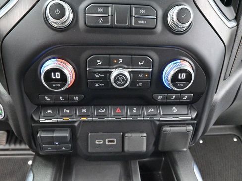 Used 2021 GMC Sierra 1500 AT4 w/ AT4 Premium Package AWD/4WD image 25