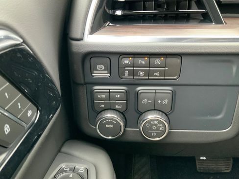 New 2026 Chevrolet Suburban LT w/ Comfort Package image 30