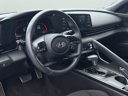 Used 2025 Hyundai Elantra Sport FWD image 23