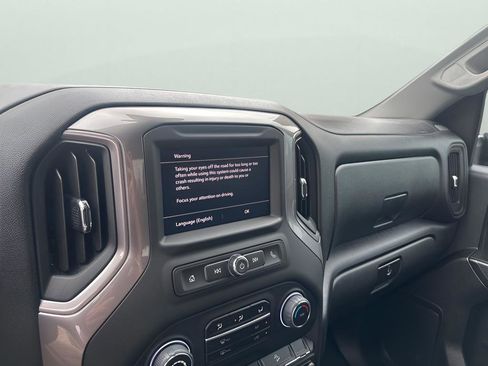 Used 2025 Chevrolet Silverado 2500 Custom w/ Custom Value Package image 31