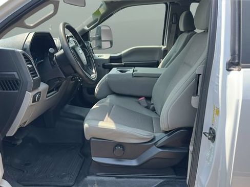 Used 2019 Ford F250 XL w/ STX Appearance Package AWD/4WD image 9
