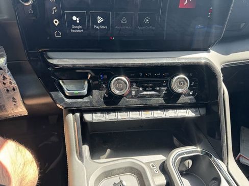 Used 2025 GMC Sierra 2500 AT4X AWD/4WD image 14