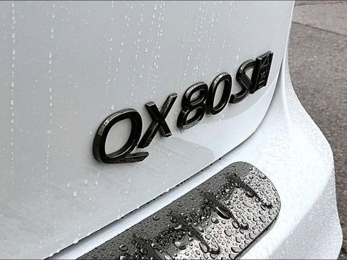 Certified 2026 INFINITI QX80 4WD image 8