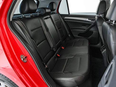 Used 2015 Volkswagen Golf SE image 27