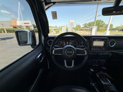 Used 2020 Jeep Wrangler Unlimited Sahara AWD/4WD image 11