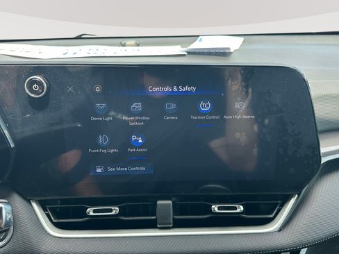 Used 2025 Chevrolet Equinox LT w/ Convenience Package II FWD image 11