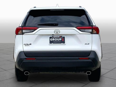 Used 2024 Toyota RAV4 XLE FWD image 5