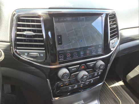 Used 2020 Jeep Grand Cherokee Altitude RWD image 18
