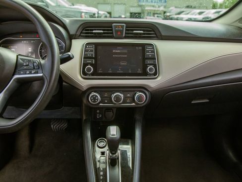 Used 2021 Nissan Versa SV FWD image 15