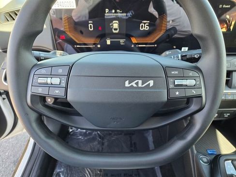 New 2026 Kia K4 FWD image 23