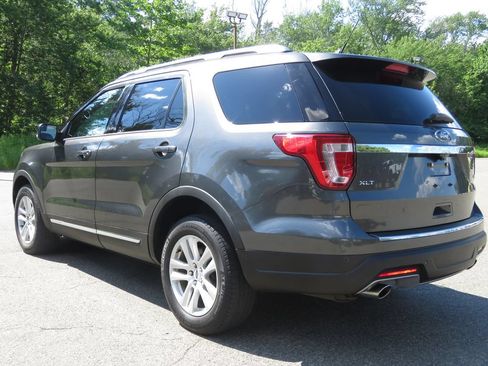 Used 2018 Ford Explorer XLT w/ Equipment Group 202A AWD/4WD image 7