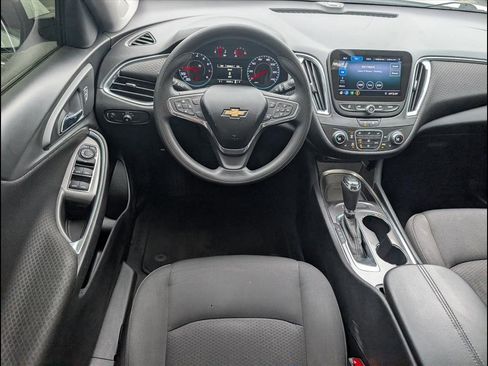 Used 2020 Chevrolet Malibu LT image 9