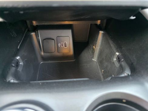 Certified 2025 Ford Explorer Active w/ Active Comfort Package image 20