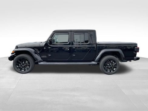 Used 2021 Jeep Gladiator Overland AWD/4WD image 7