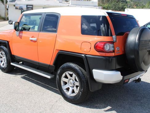 Used 2014 Toyota FJ Cruiser 4WD w/ Convenience Package image 6