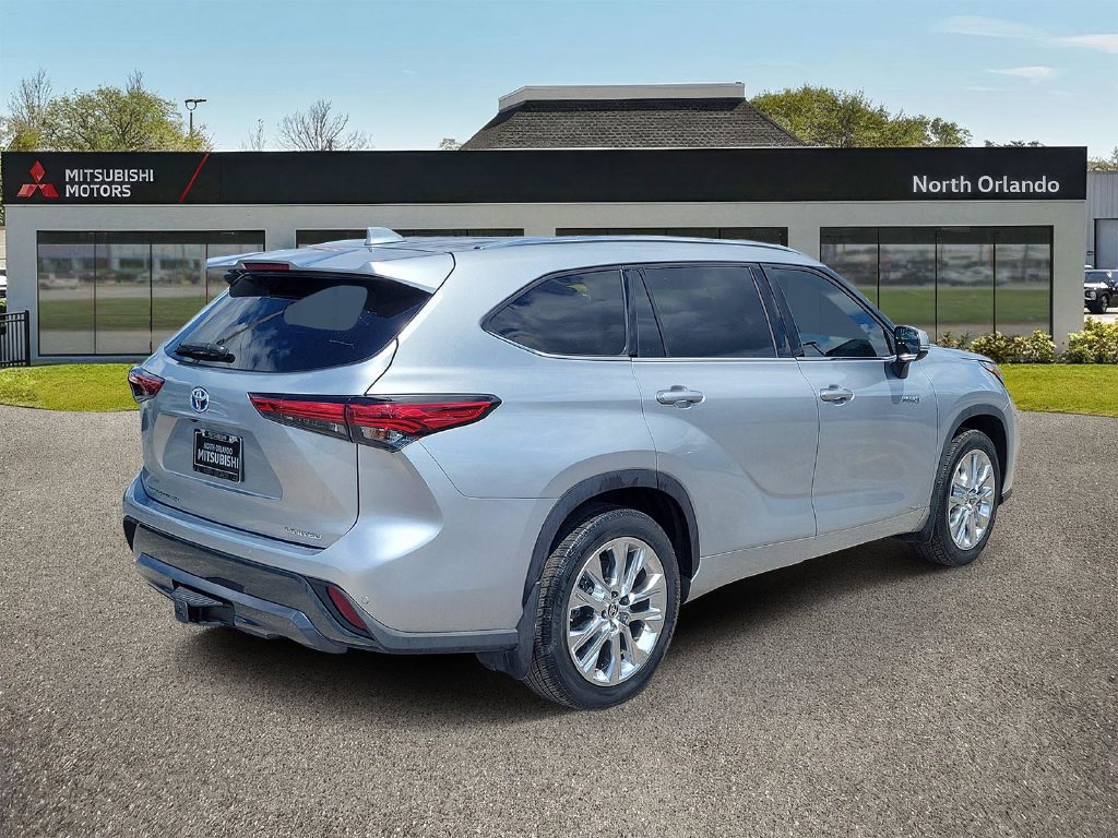Used 2020 Toyota Highlander Limited AWD/4WD image 3