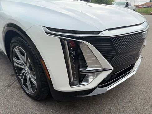 Used 2024 Cadillac Lyriq Luxury w/ LPO, Floor Liner Package AWD/4WD image 14