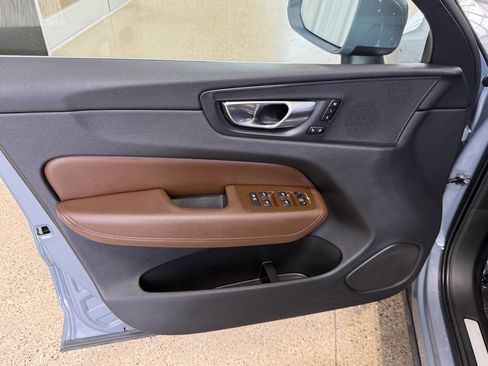 Used 2022 Volvo XC60 T8 Inscription Expression image 23