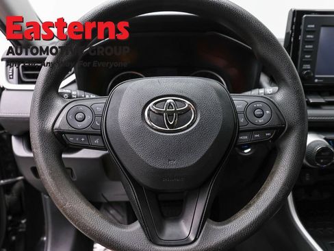 Used 2021 Toyota RAV4 XLE AWD/4WD image 10