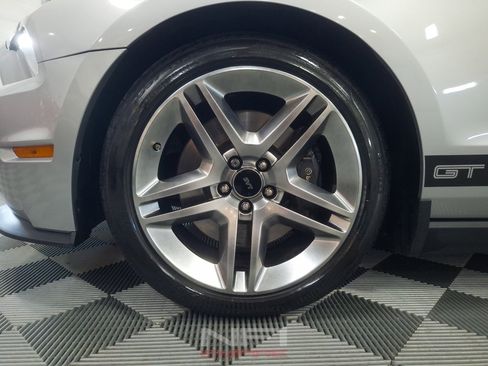 Used 2012 Ford Mustang Shelby GT500 RWD image 12