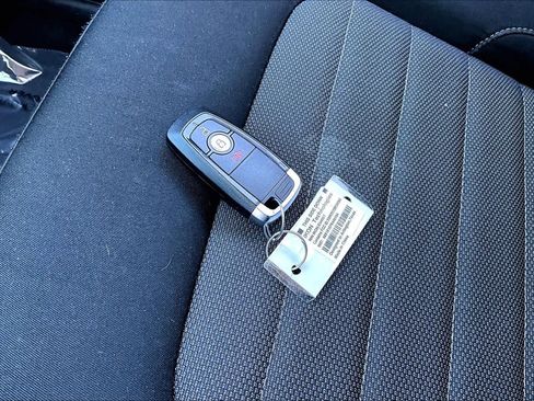 Used 2022 Ford Edge SE w/ Black Appearance Package image 14