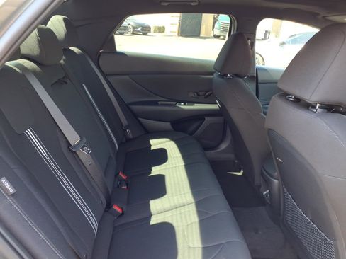 New 2026 Hyundai Elantra SEL Sport FWD image 9