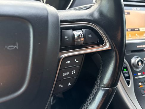 Used 2019 Lincoln Nautilus Select image 26