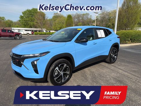 Used 2024 Chevrolet Trax RS w/ Driver Confidence Package image 1