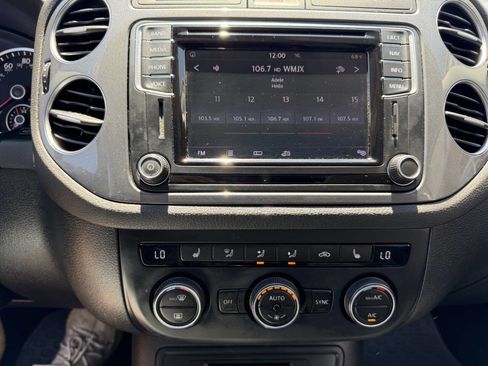 Used 2017 Volkswagen Tiguan Sport AWD/4WD image 34