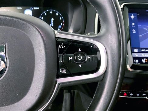 Used 2016 Volvo XC90 T6 Momentum w/ Momentum Plus Package image 19