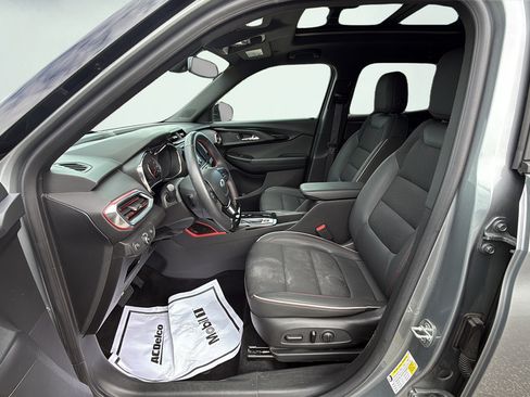 Used 2023 Chevrolet TrailBlazer RS w/ Sun and Liftgate Package AWD/4WD image 21