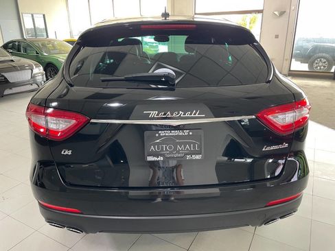 Used 2018 Maserati Levante image 4