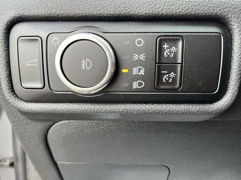 Used 2023 Ford Explorer Limited image 14