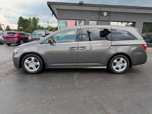 Used 2011 Honda Odyssey Touring image 3