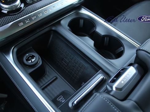 New 2025 Ford Expedition Platinum w/ Stealth Appearance Package image 15