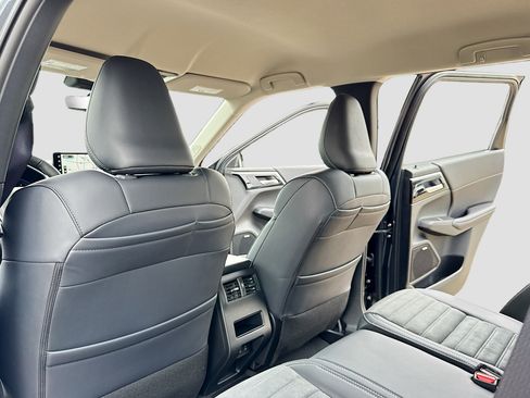 New 2026 Mitsubishi Outlander SE AWD/4WD image 6