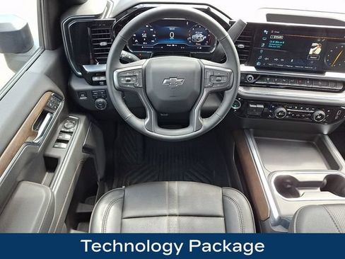 Used 2025 Chevrolet Silverado 2500 High Country w/ Midnight Edition AWD/4WD image 3