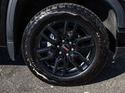 Used 2025 GMC Sierra 1500 Elevation image 7