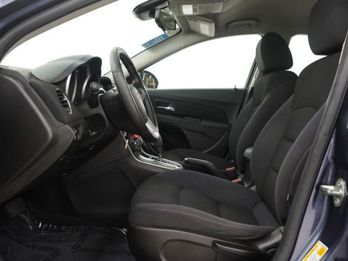 Used 2014 Chevrolet Cruze LT image 17