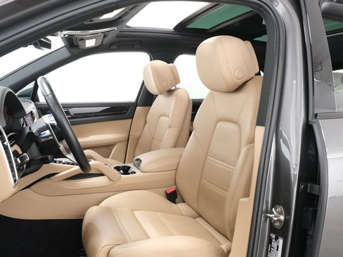 Used 2021 Porsche Cayenne AWD/4WD image 27