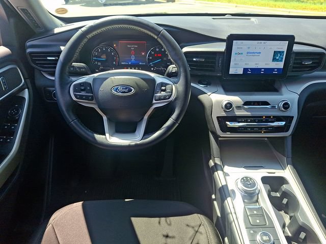 Used 2023 Ford Explorer XLT AWD/4WD image 11